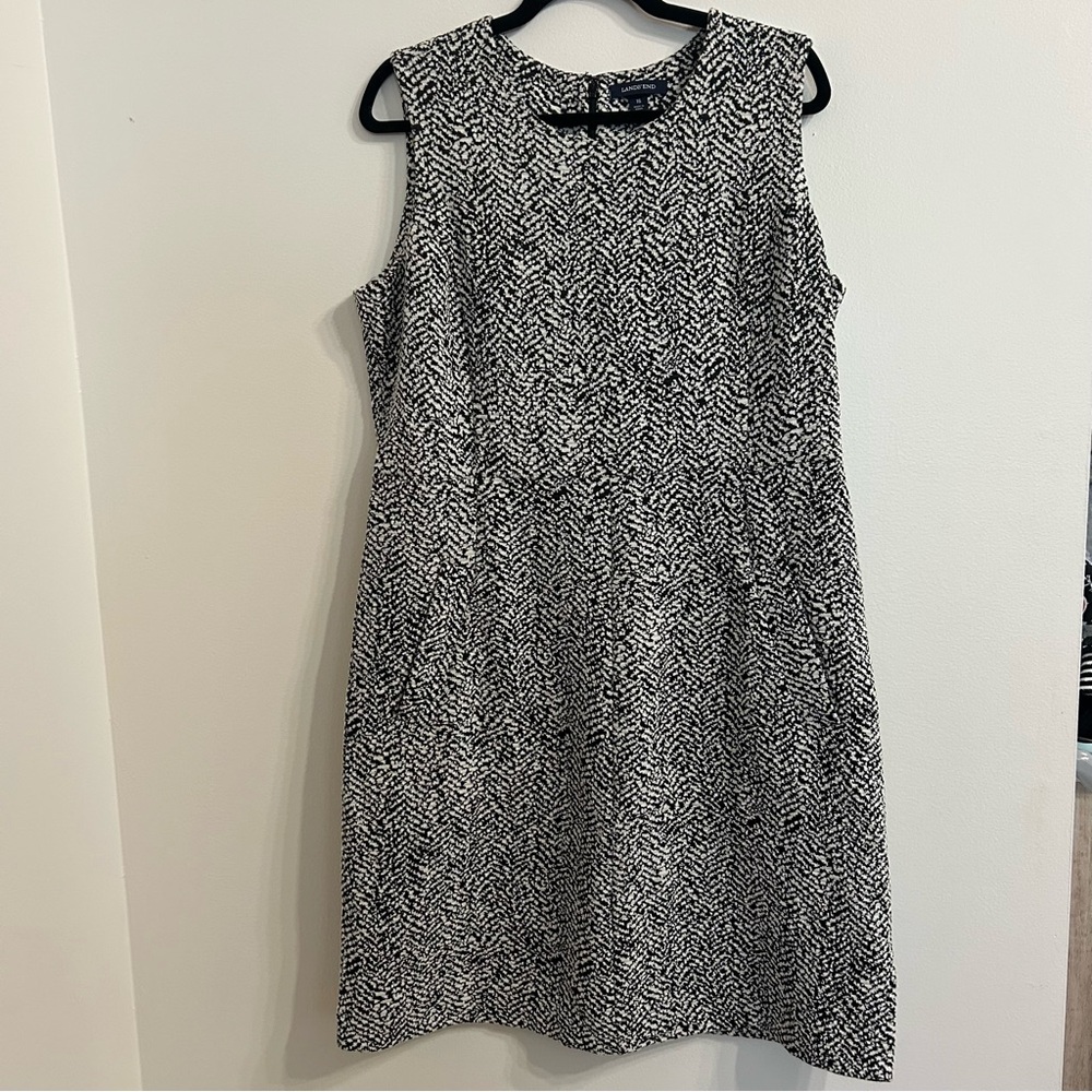 Lands' End Women’s Sheath Dress Sz 16 Black Abstract Herringbone Sleeveless